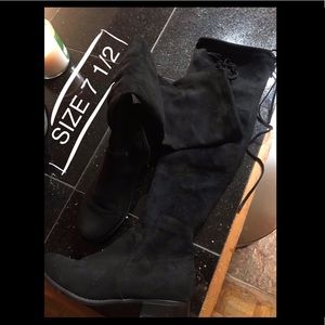 Women’s knee rise boots